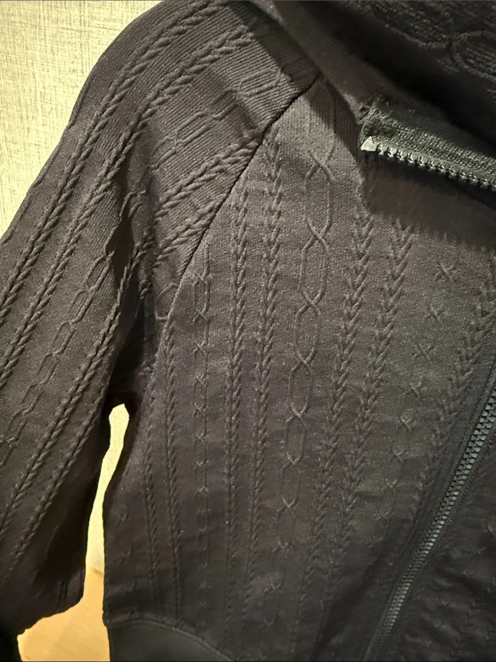 ALO Yoga Black Cable style Textured Hooded Zip Jacket Size S
